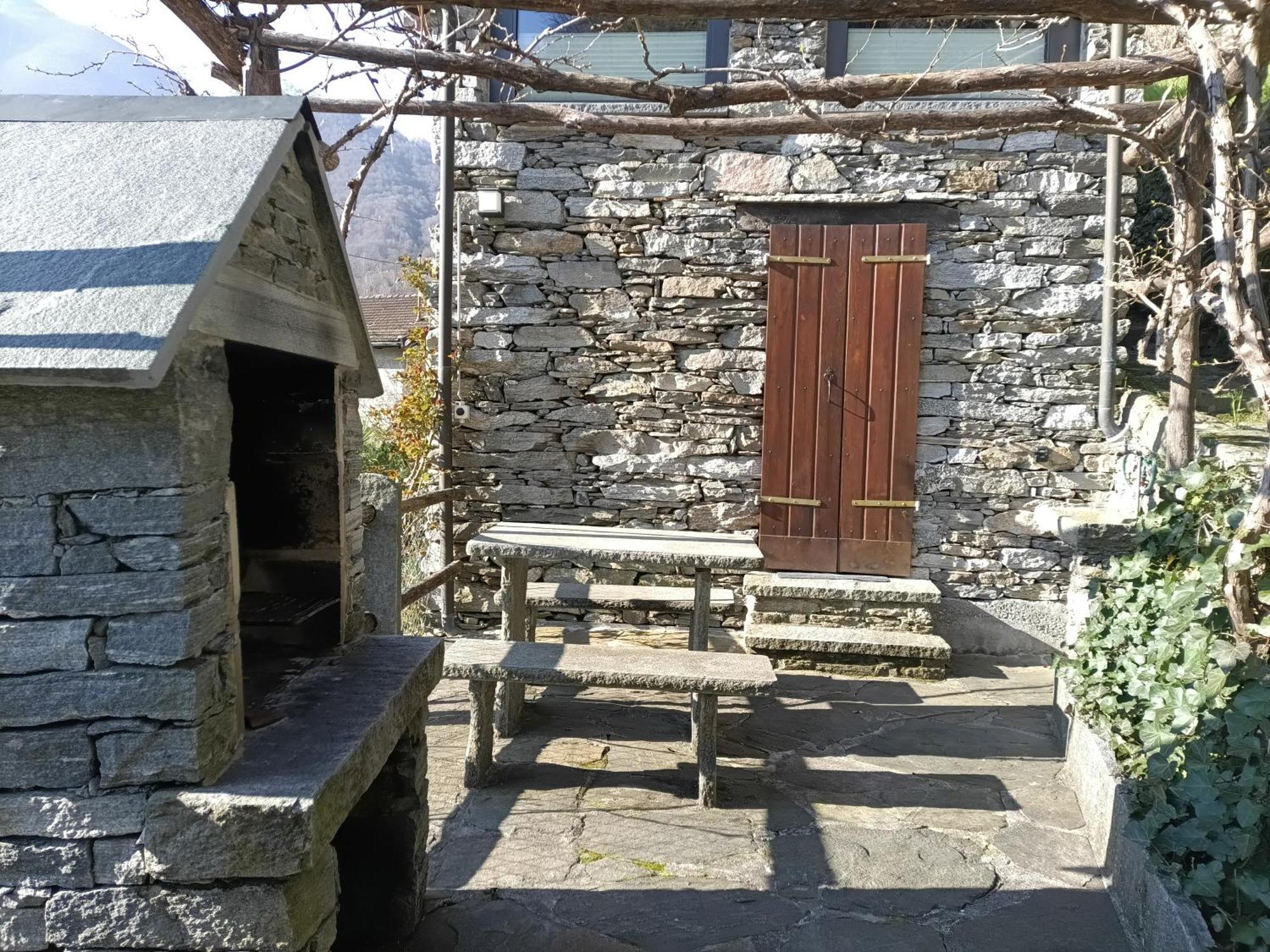 Rustico "Casa Di Sasso" Villa อินตรันญา ภายนอก รูปภาพ